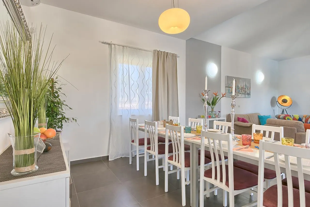 Villa Zminj 1404 Tomisici